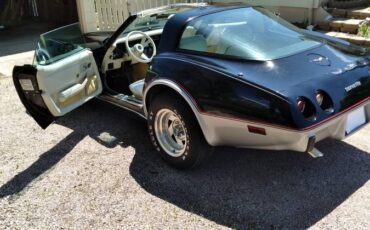Chevrolet-corvette-1979-black-1