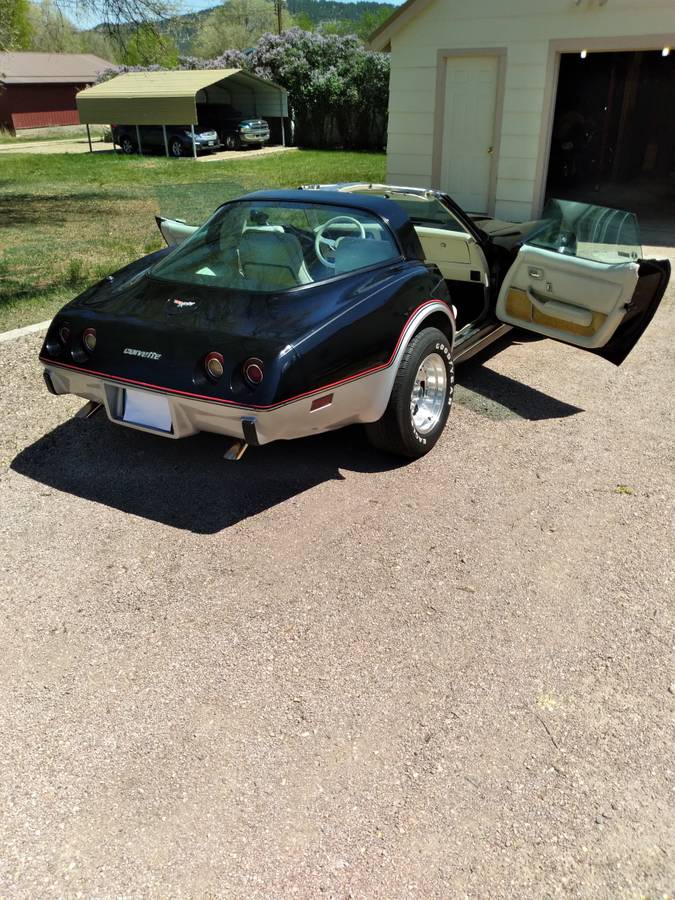 Chevrolet-corvette-1979-black-2