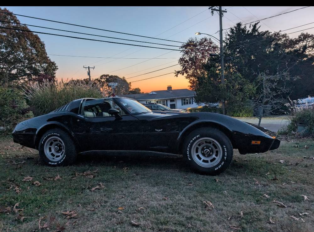 Chevrolet-corvette-1979-black