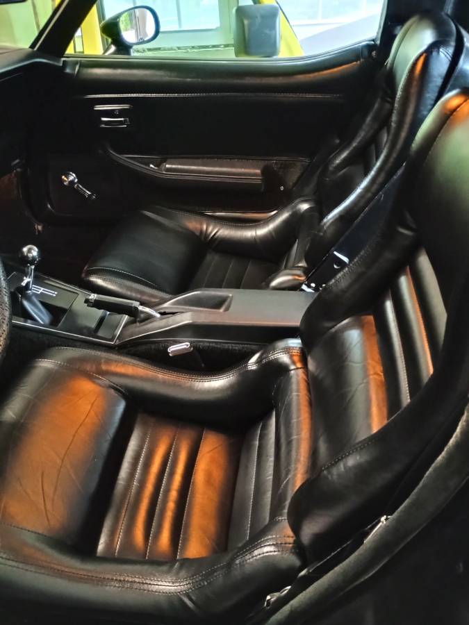 Chevrolet-corvette-1979-black-3