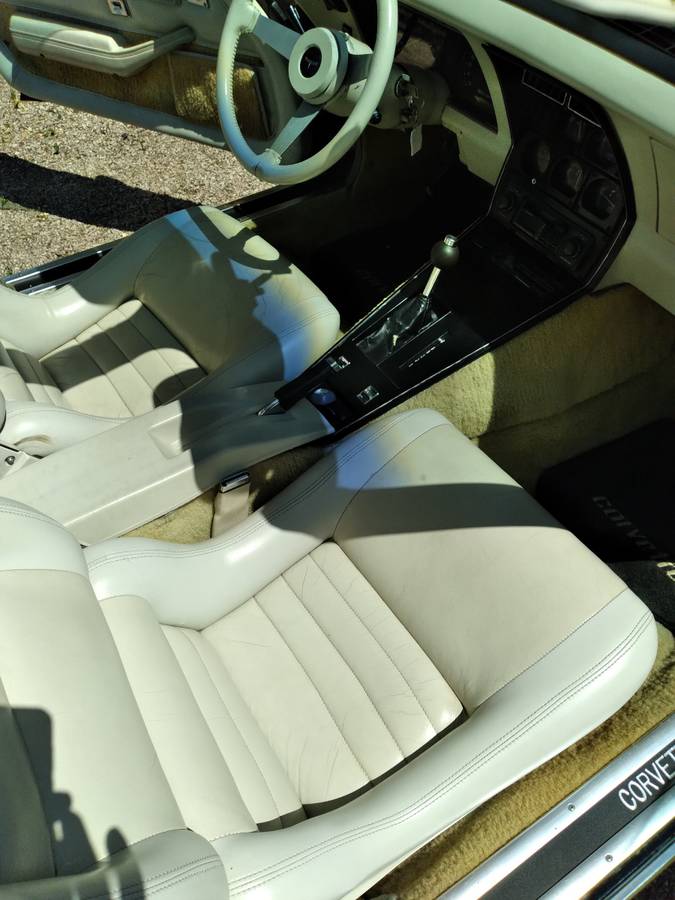 Chevrolet-corvette-1979-black-5
