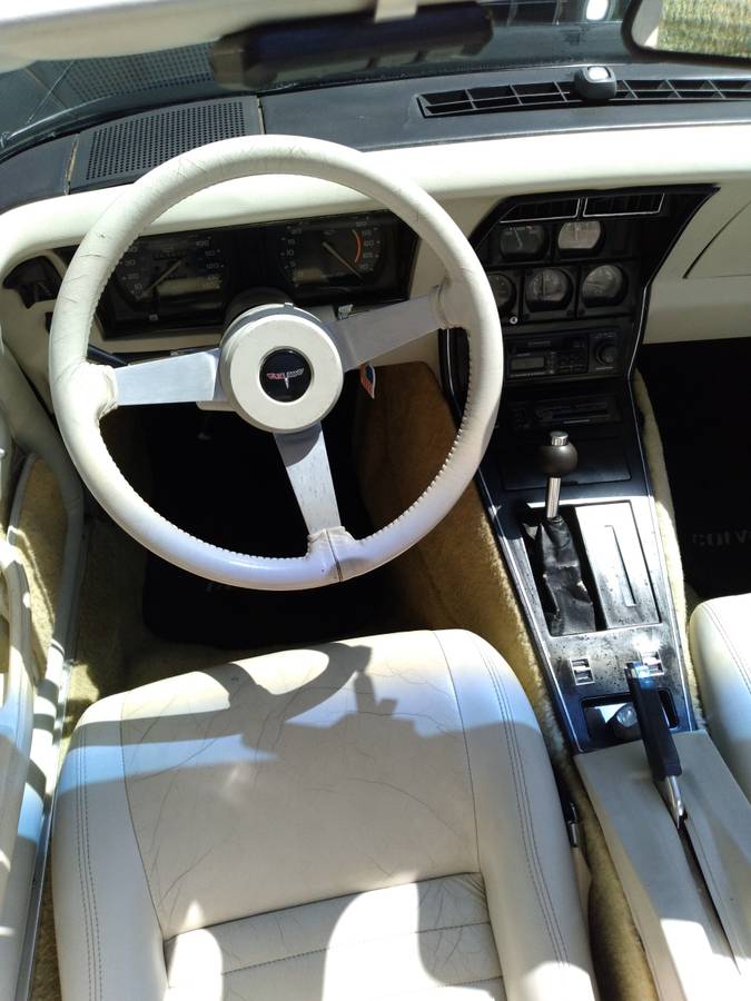 Chevrolet-corvette-1979-black-6