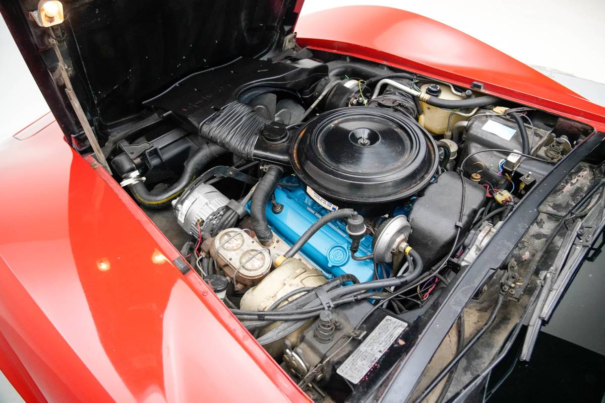 Chevrolet-corvette-1979-red-1