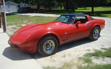 Chevrolet-corvette-1979-red-13