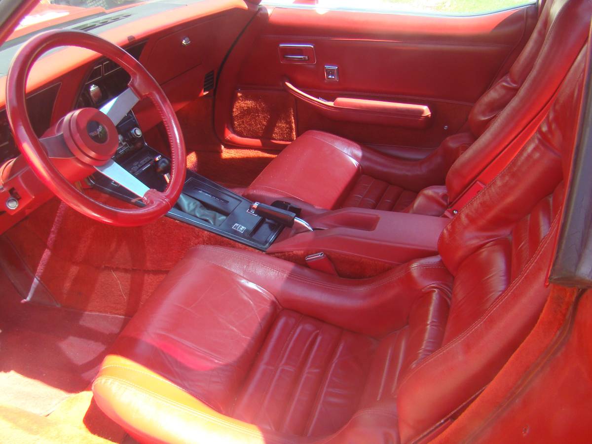 Chevrolet-corvette-1979-red-15