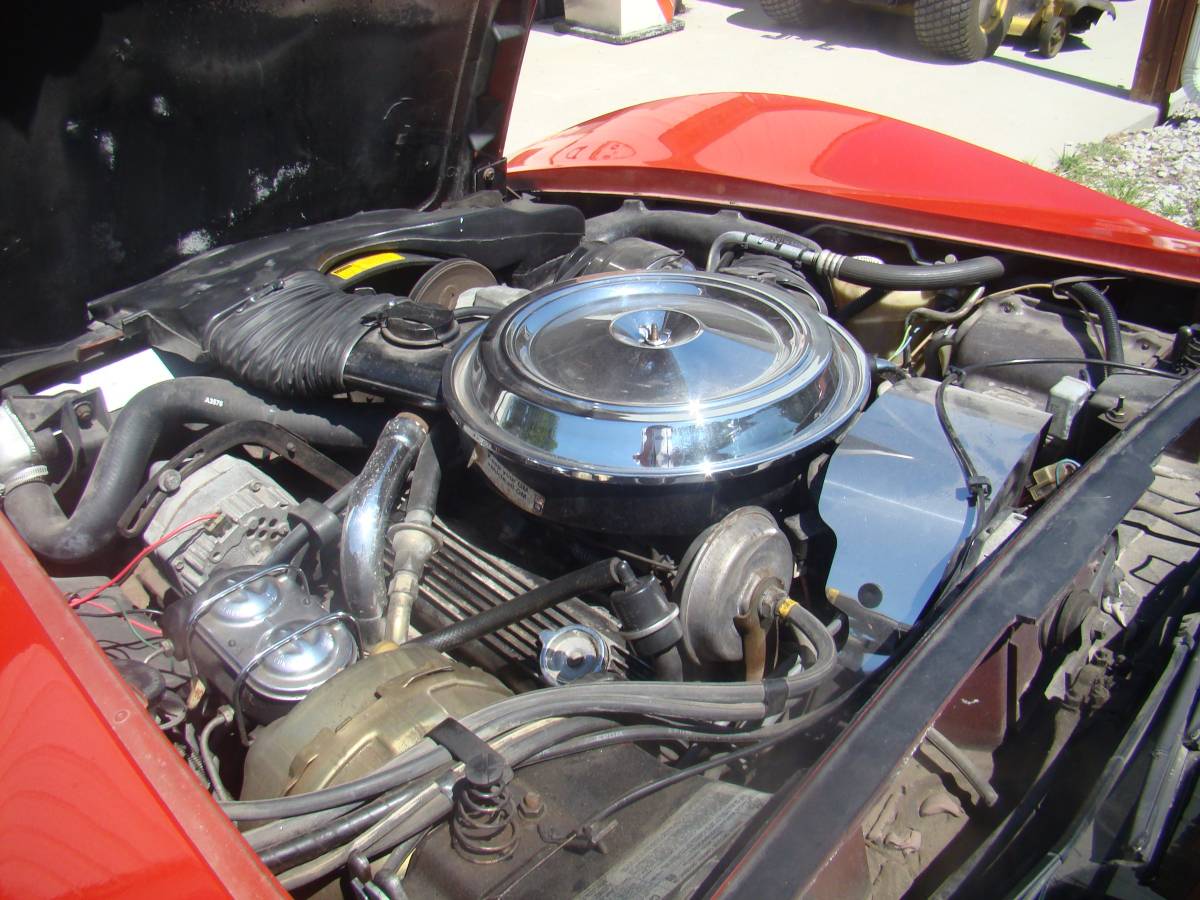 Chevrolet-corvette-1979-red-17
