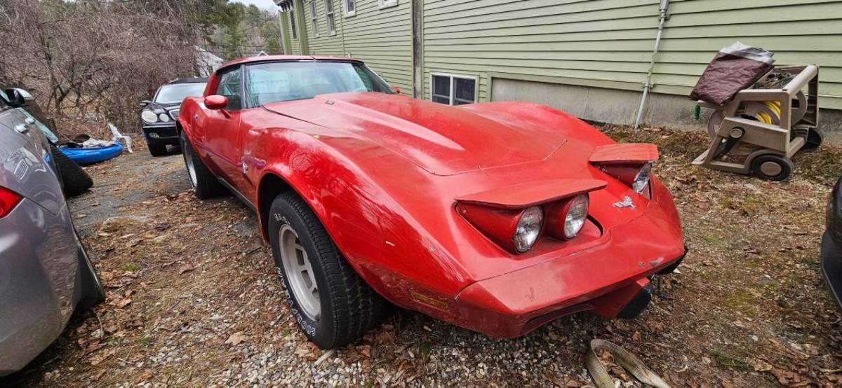 Chevrolet-corvette-1979-red-2