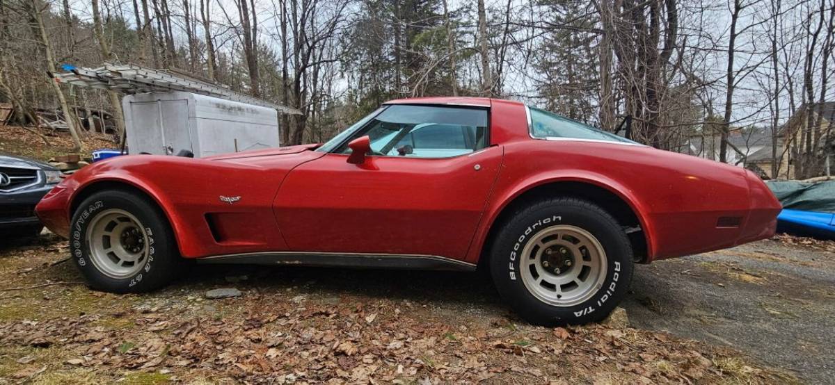 Chevrolet-corvette-1979-red