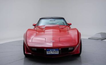 Chevrolet-corvette-1979-red-3