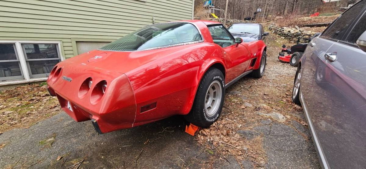 Chevrolet-corvette-1979-red-3