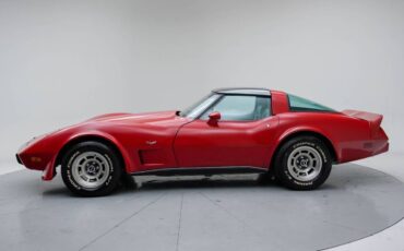 Chevrolet-corvette-1979-red-4