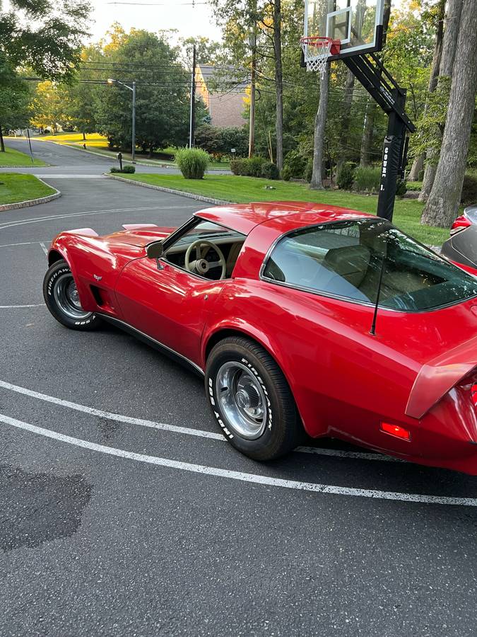 Chevrolet-corvette-1979-red-4