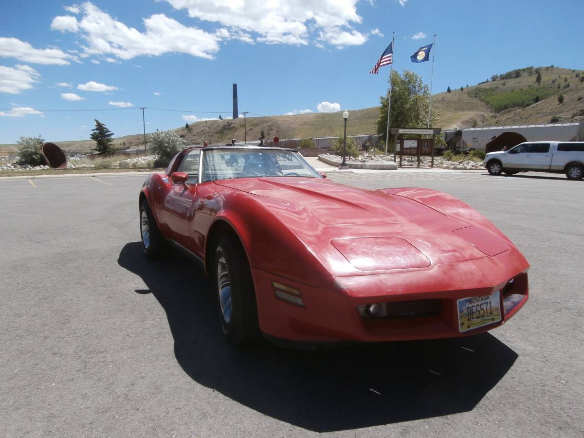 Chevrolet-corvette-1980-4