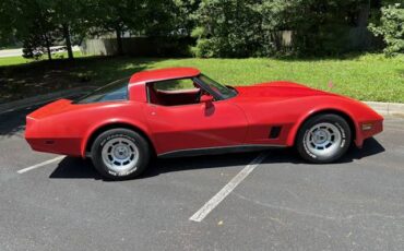 Chevrolet-corvette-1980-red-11