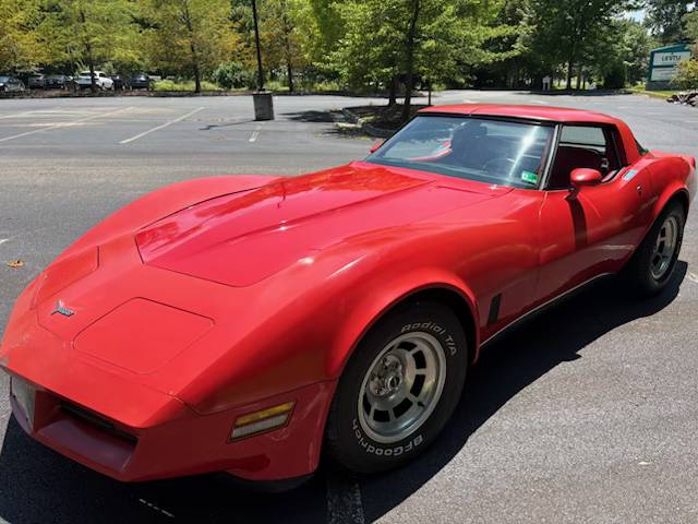 Chevrolet-corvette-1980-red-2