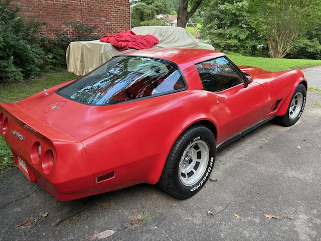 Chevrolet-corvette-1980-red-3