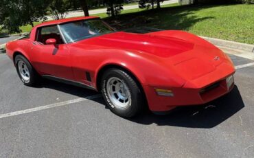 Chevrolet-corvette-1980-red
