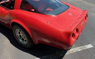 Chevrolet-corvette-1980-red-4
