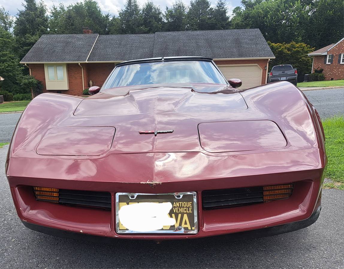 Chevrolet-corvette-1981-custom-2