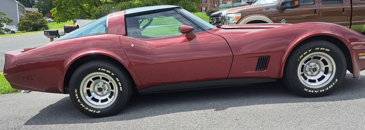 Chevrolet-corvette-1981-custom-3