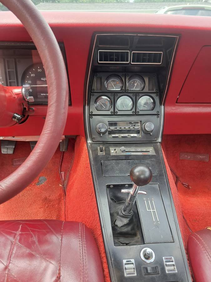 Chevrolet-corvette-1981-custom-7