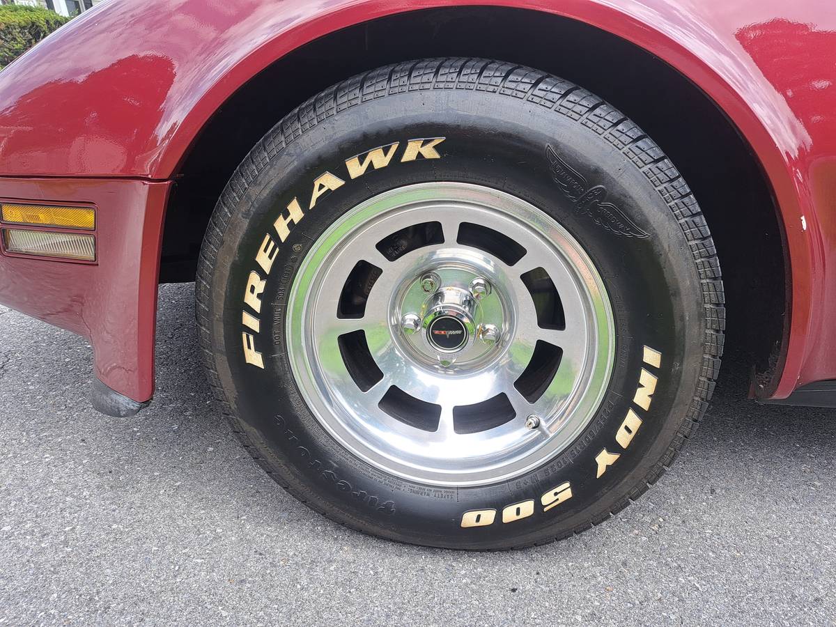 Chevrolet-corvette-1981-custom-9
