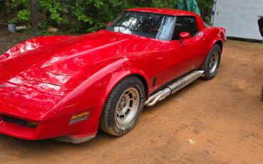 Chevrolet-corvette-1981-red-1