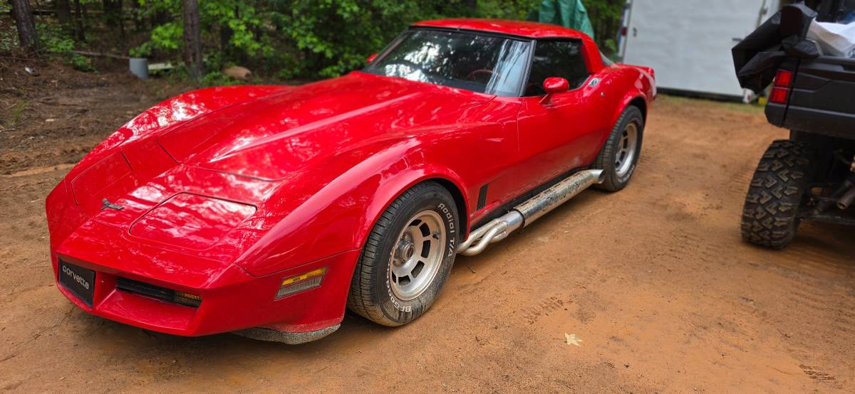 Chevrolet-corvette-1981-red-1