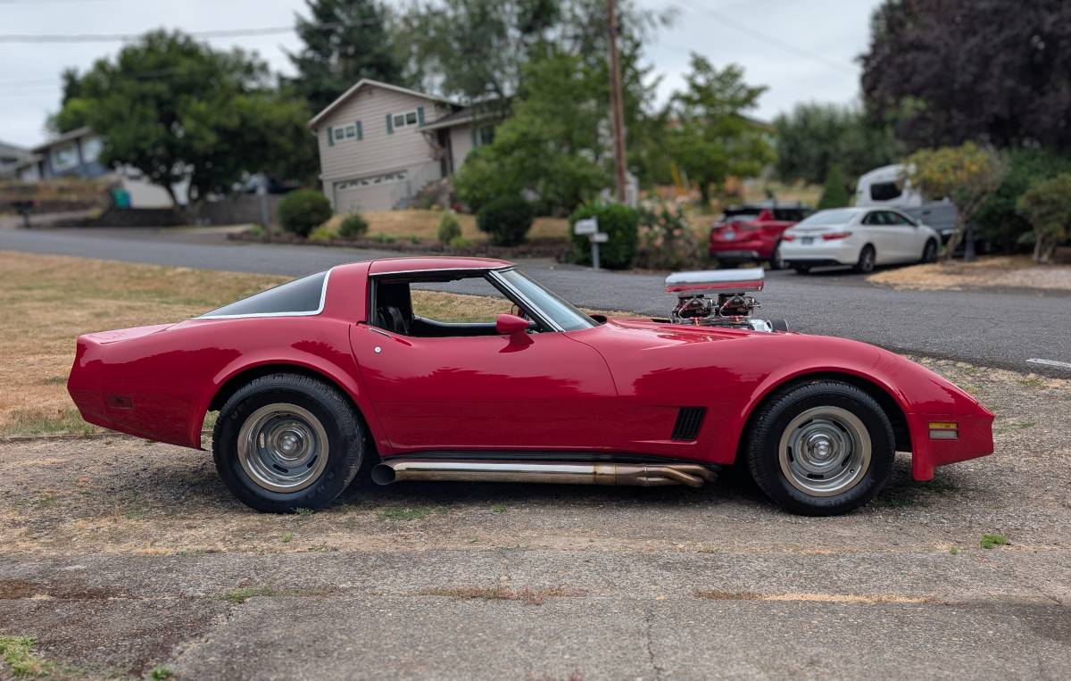 Chevrolet-corvette-1981-red-5