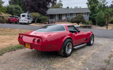Chevrolet-corvette-1981-red-6