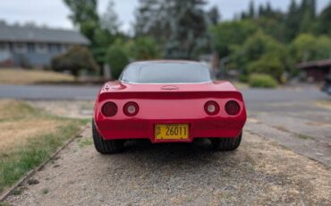 Chevrolet-corvette-1981-red-8