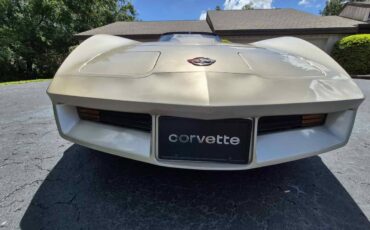 Chevrolet-corvette-1982-6