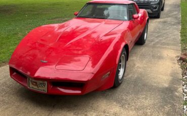Chevrolet-corvette-1982-red-1