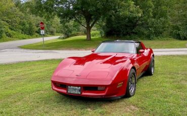 Chevrolet-corvette-1982-red-1