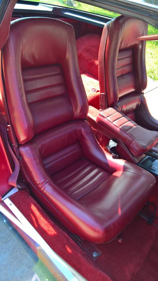 Chevrolet-corvette-1982-red-10