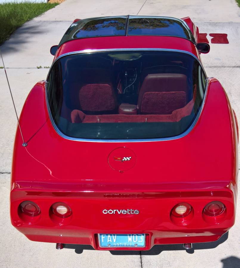 Chevrolet-corvette-1982-red-11