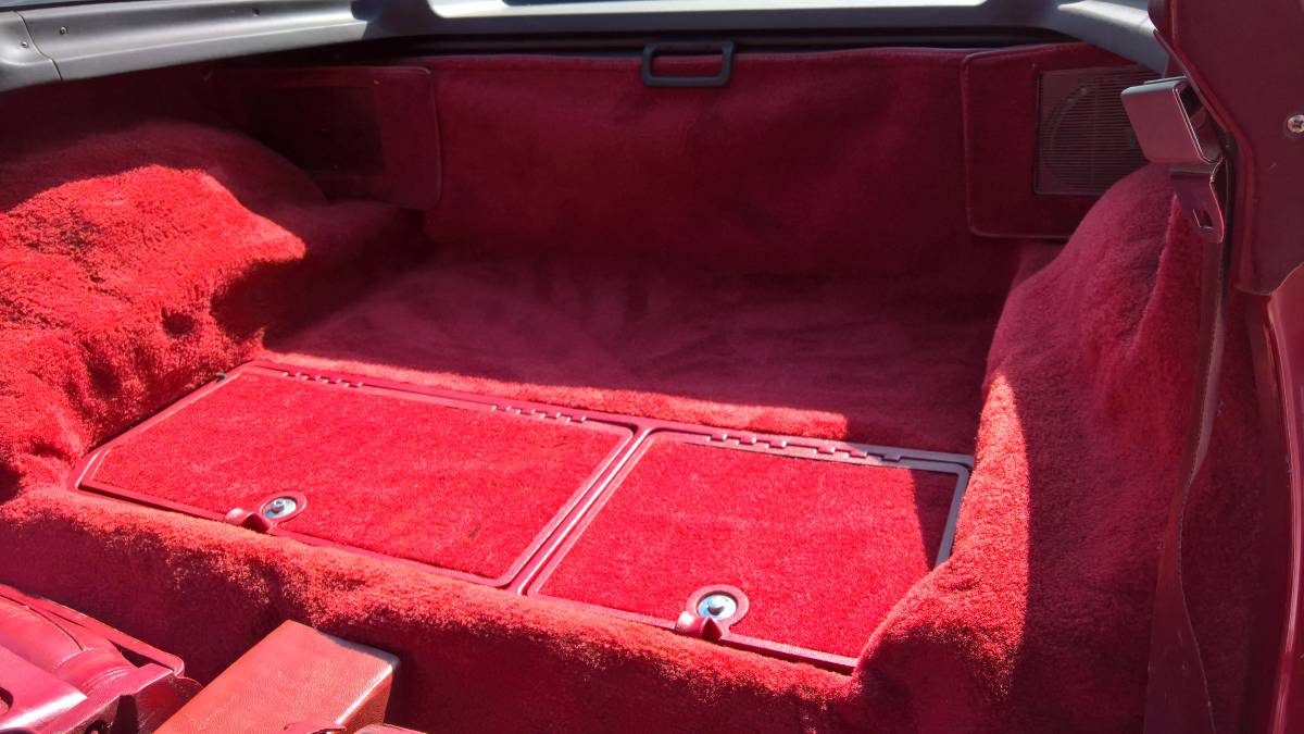 Chevrolet-corvette-1982-red-13