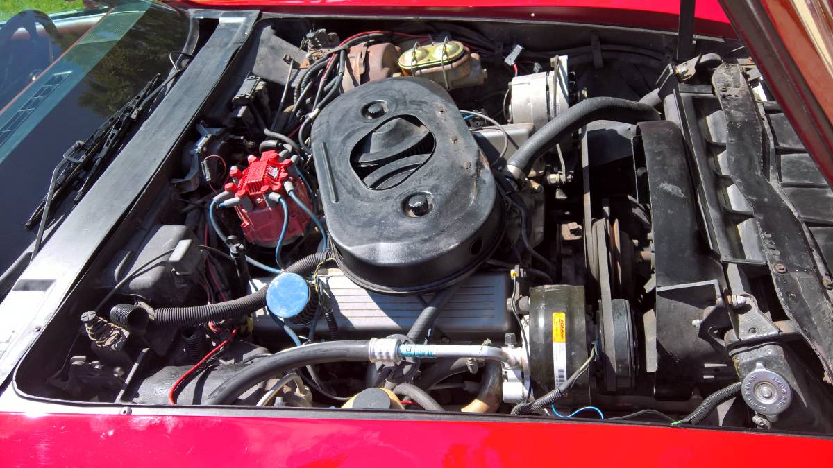 Chevrolet-corvette-1982-red-15