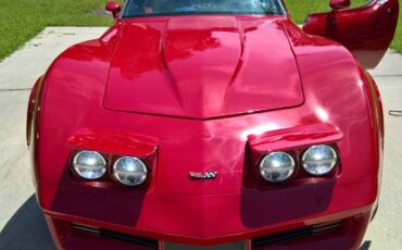 Chevrolet-corvette-1982-red-6
