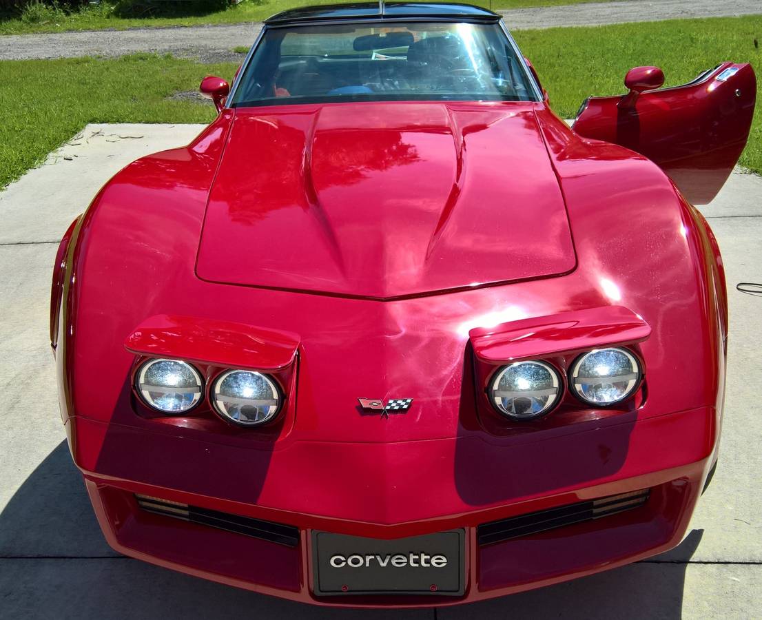 Chevrolet-corvette-1982-red-6