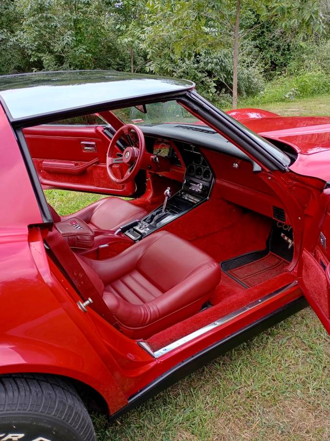 Chevrolet-corvette-1982-red-6