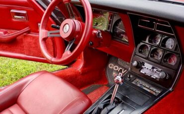 Chevrolet-corvette-1982-red-7