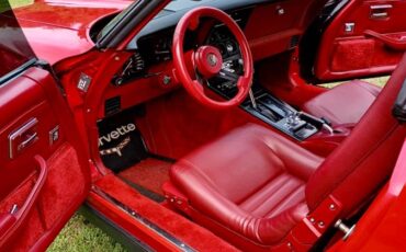 Chevrolet-corvette-1982-red-8
