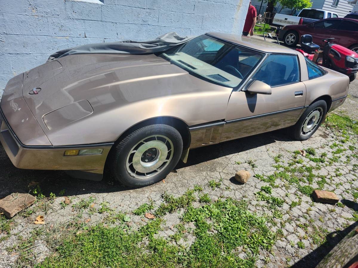 Chevrolet-corvette-1984-5