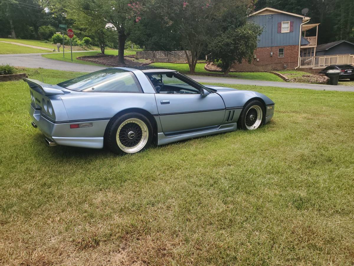 Chevrolet-corvette-1984-blue-2