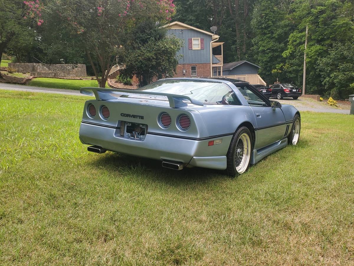 Chevrolet-corvette-1984-blue-3