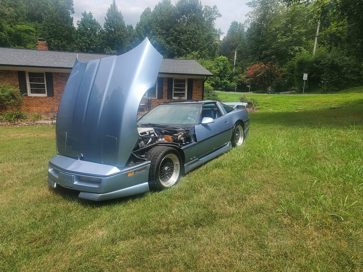 Chevrolet-corvette-1984-blue