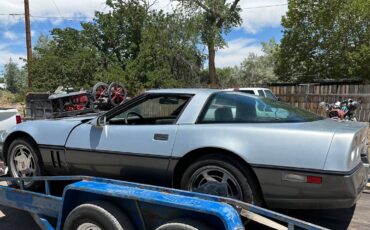 Chevrolet-corvette-1984-grey-1