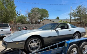 Chevrolet-corvette-1984-grey