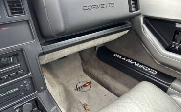 Chevrolet-corvette-1984-silver-6